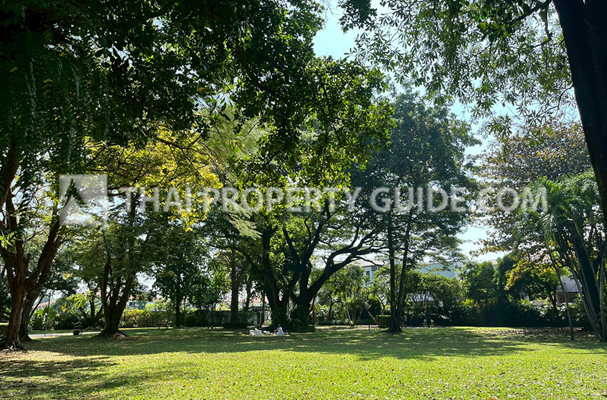 House with Private Pool in Sukhumvit : Panya Village On-Nut 